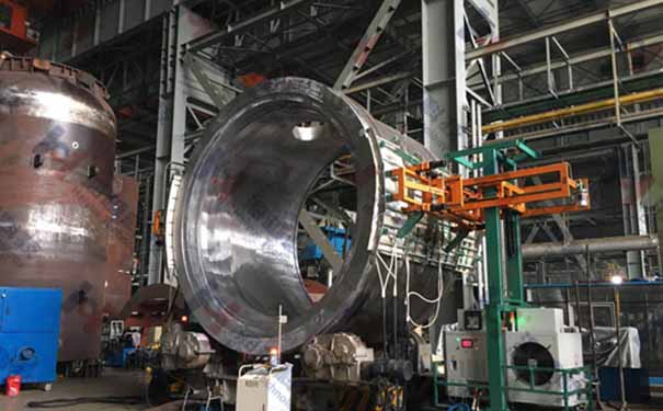 CAP1400安注箱筒節的內壁堆焊加熱