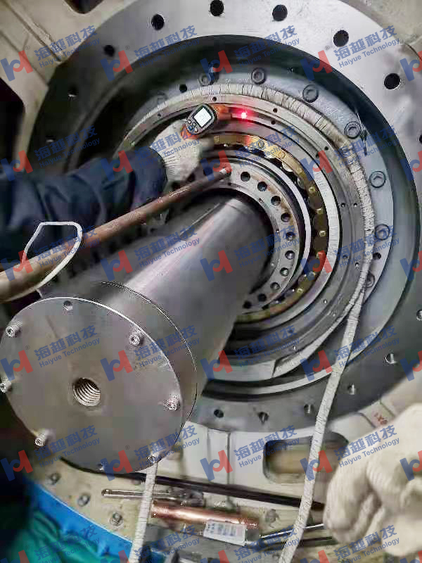 140m高風電塔旋轉軸承檢修，軸承的熱拆熱裝。 軸承直徑約300mm，熱拆溫度80℃?，F場實際只纏繞1-2圈即可拆下。