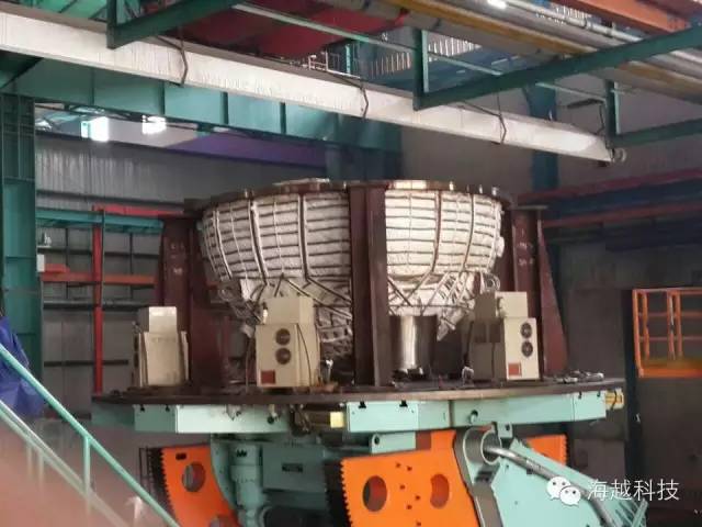 封頭預熱和消氫處理  封頭直徑2000mm，厚100mm  預熱150攝氏度，消氫320攝氏度  加熱工裝形式：采用感應加熱電纜沿工件外圍均勻纏繞。  加熱時間：預熱30~40分鐘，消氫2~3小時